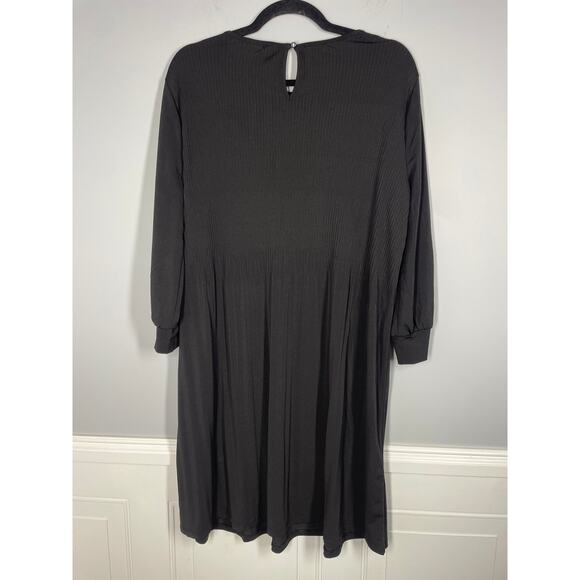 NWT, Adrianna Papell, Size Medium, Black Pleated Knit Shift Dress, Crew Neck - Picture 5 of 6